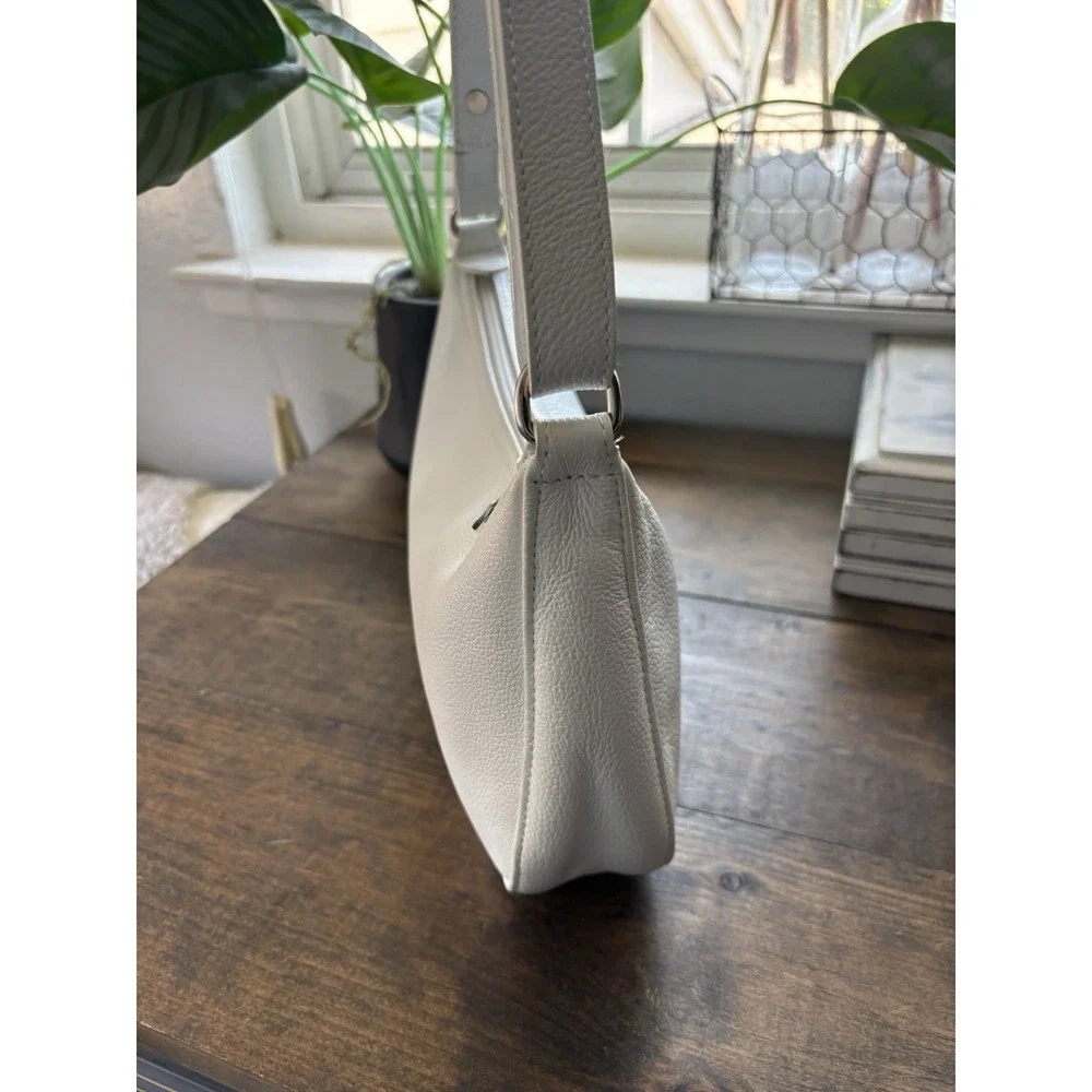 Longchamp Vintage Pebble Leather Baguette Shoulder Bag White Y2K Minimalist